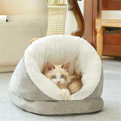 Slipper-Shaped Cat Bed – Warm Plush Semi-Enclosed Pet Den for Indoor Cats & Small Dogs – Non-Slip Base – 50 × 35 × 30 cm – Grey